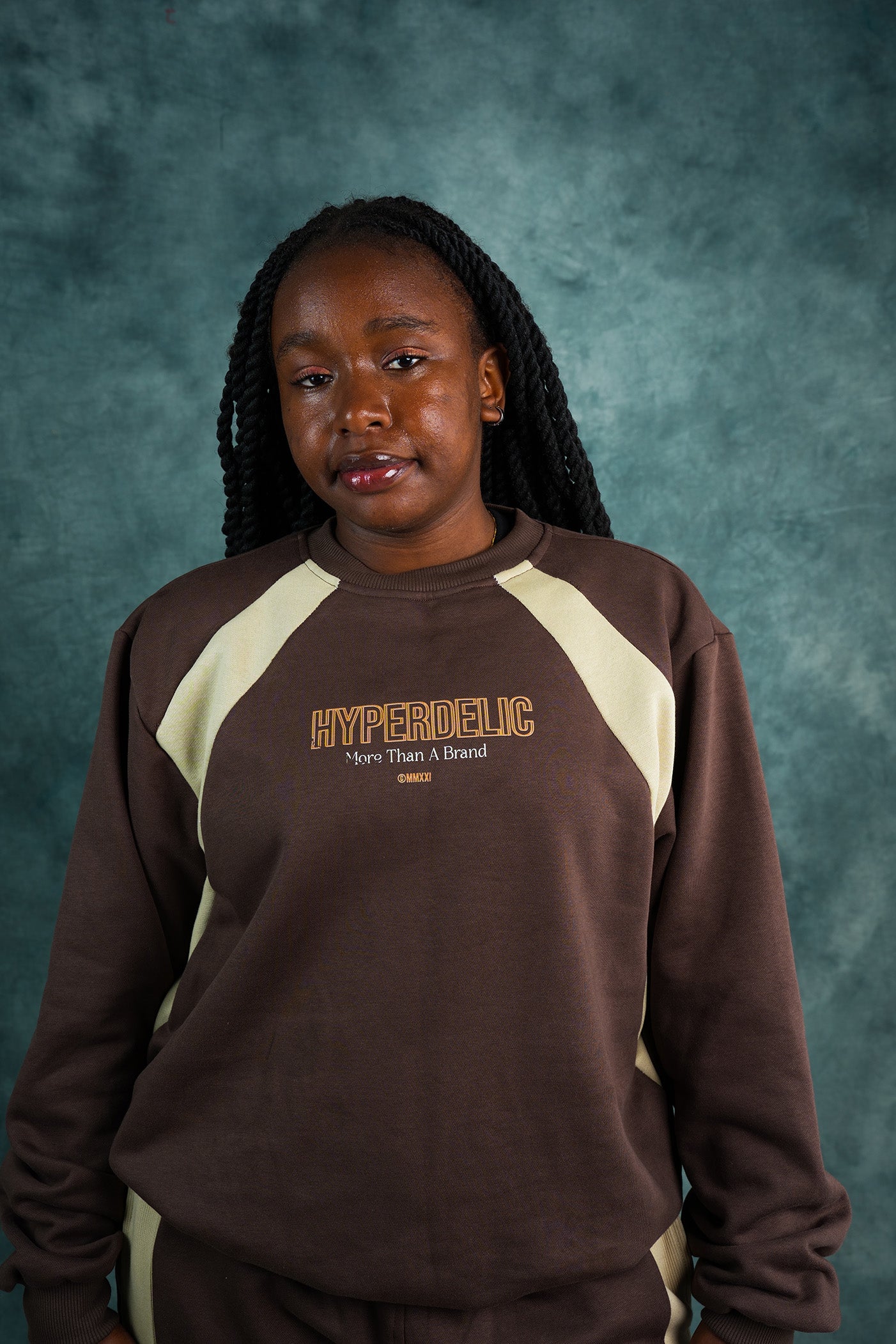 CHOCOLATE BROWN CREWNECK